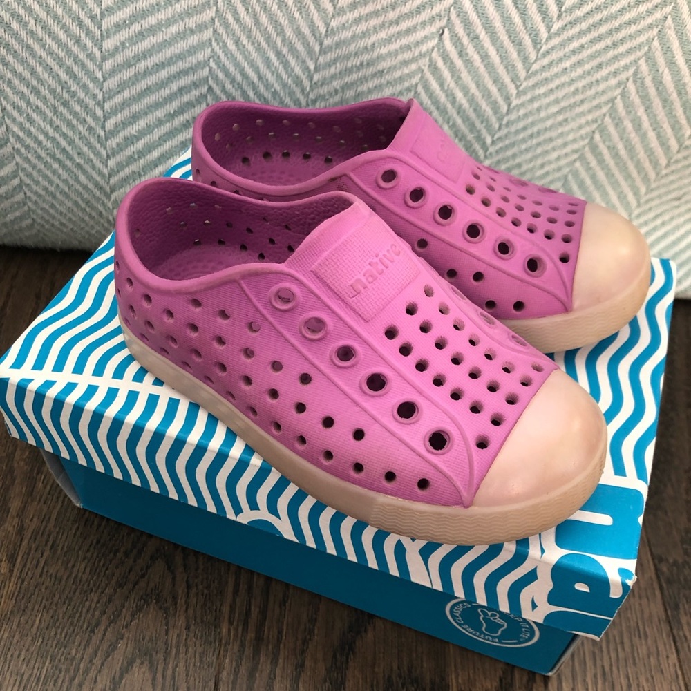 Native Jefferson glow in the dark toddler shoes in C7